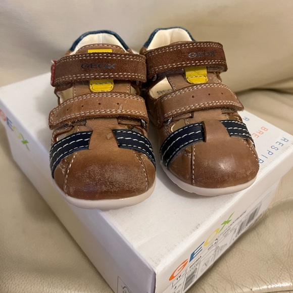 Geox baby shoes Sz19 (10-12M) - Picture 6 of 7